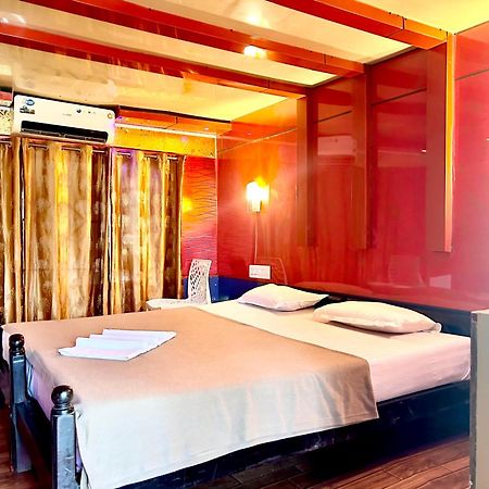 Harmony Houseboats Hotell Alappuzha Eksteriør bilde
