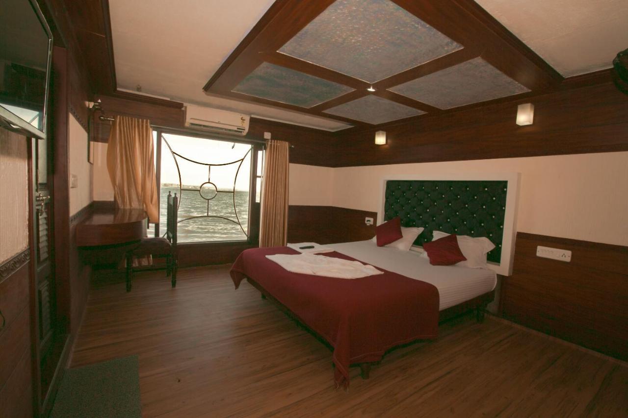 Harmony Houseboats Hotell Alappuzha Eksteriør bilde