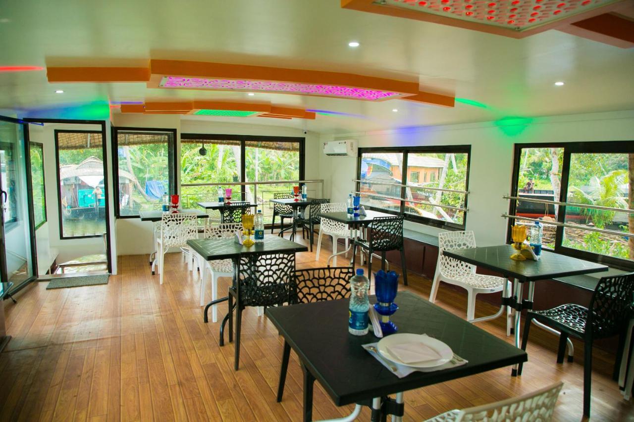 Harmony Houseboats Hotell Alappuzha Eksteriør bilde